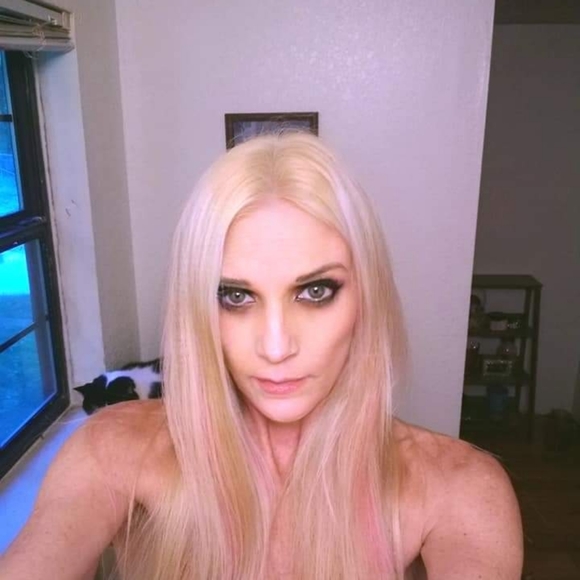 Meet your Posher, Rebecca - Picture 1 of 1